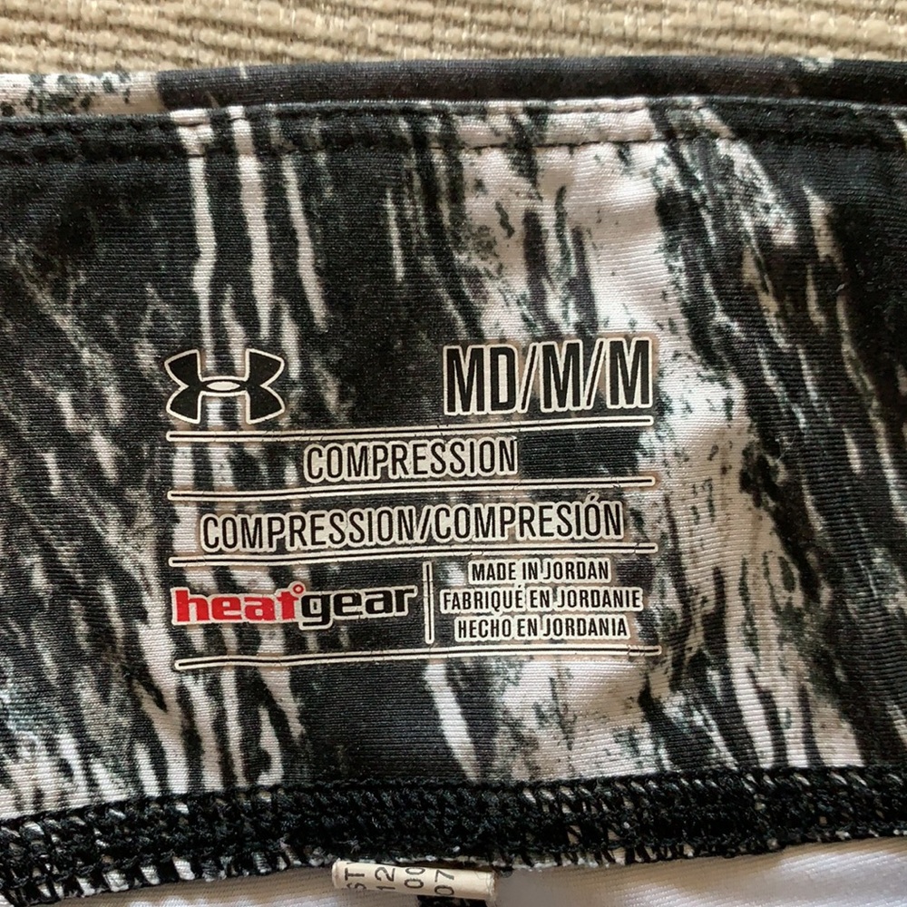 Under Armor Compression Leggings Size M! - image 2